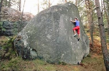 Duel, 8A, leze Philippe Le Denmat, zdroj bleau.info