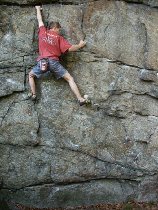 Tatáž skála. Dolez varinty za 6c.