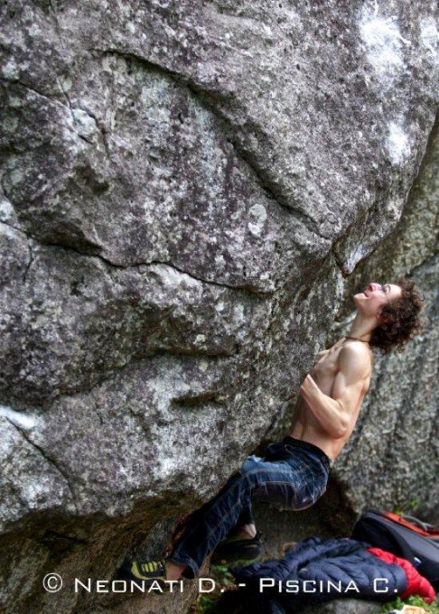 Adam Ondra, boulder Lycans, Melloblocco 2010, foto D.Neonati, C.Piscina